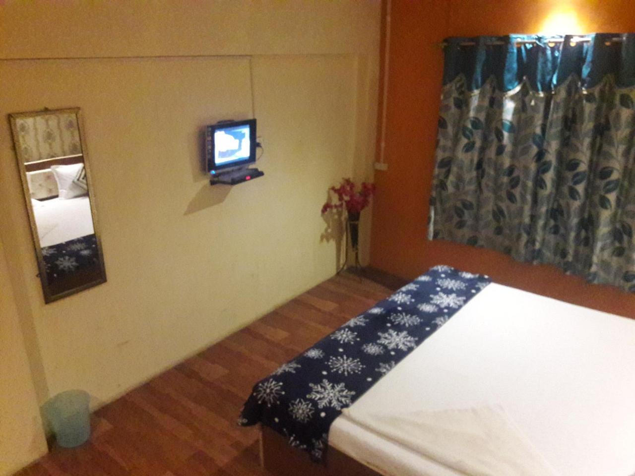 Buddha Guest House Варанасі Екстер'єр фото