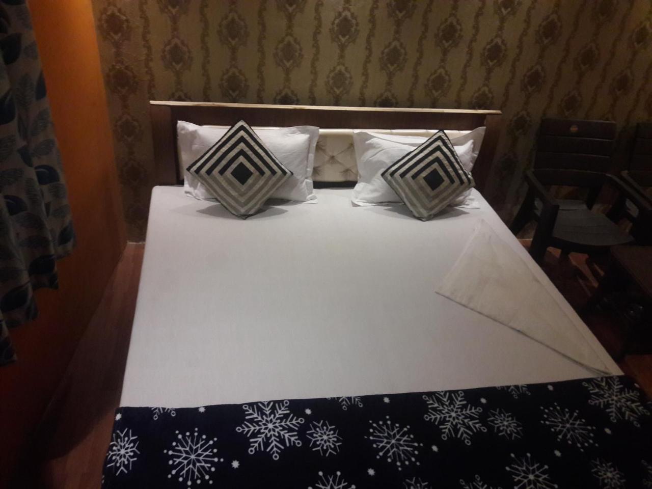 Buddha Guest House Варанасі Екстер'єр фото