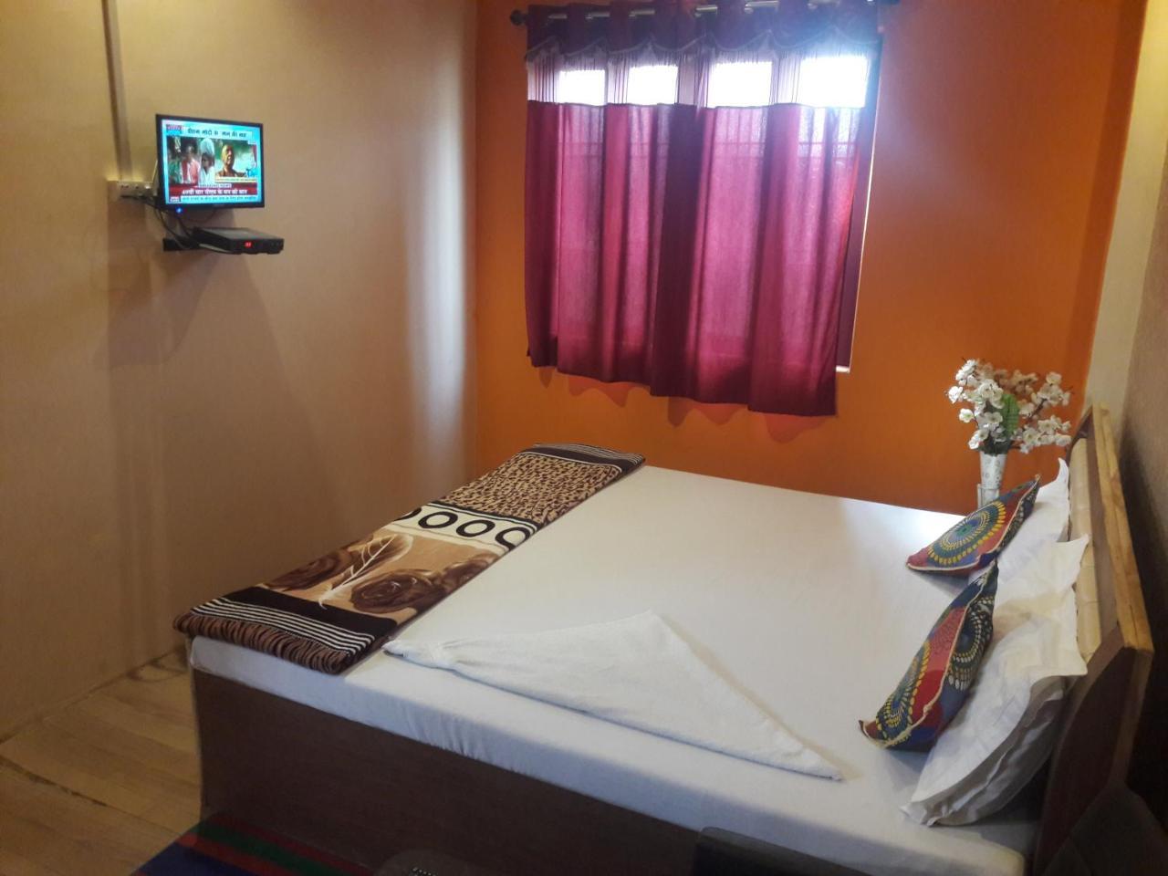 Buddha Guest House Варанасі Екстер'єр фото