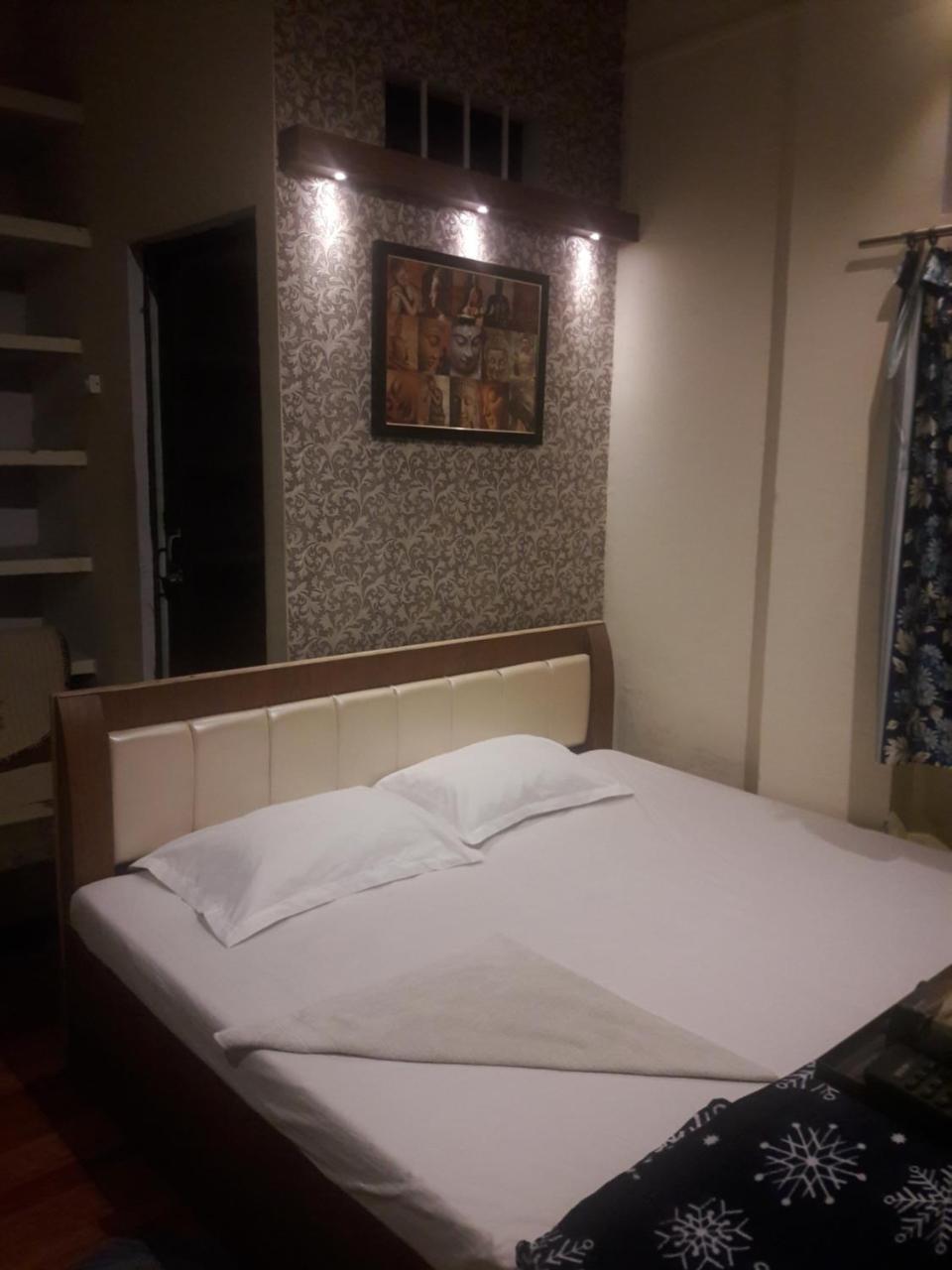 Buddha Guest House Варанасі Екстер'єр фото