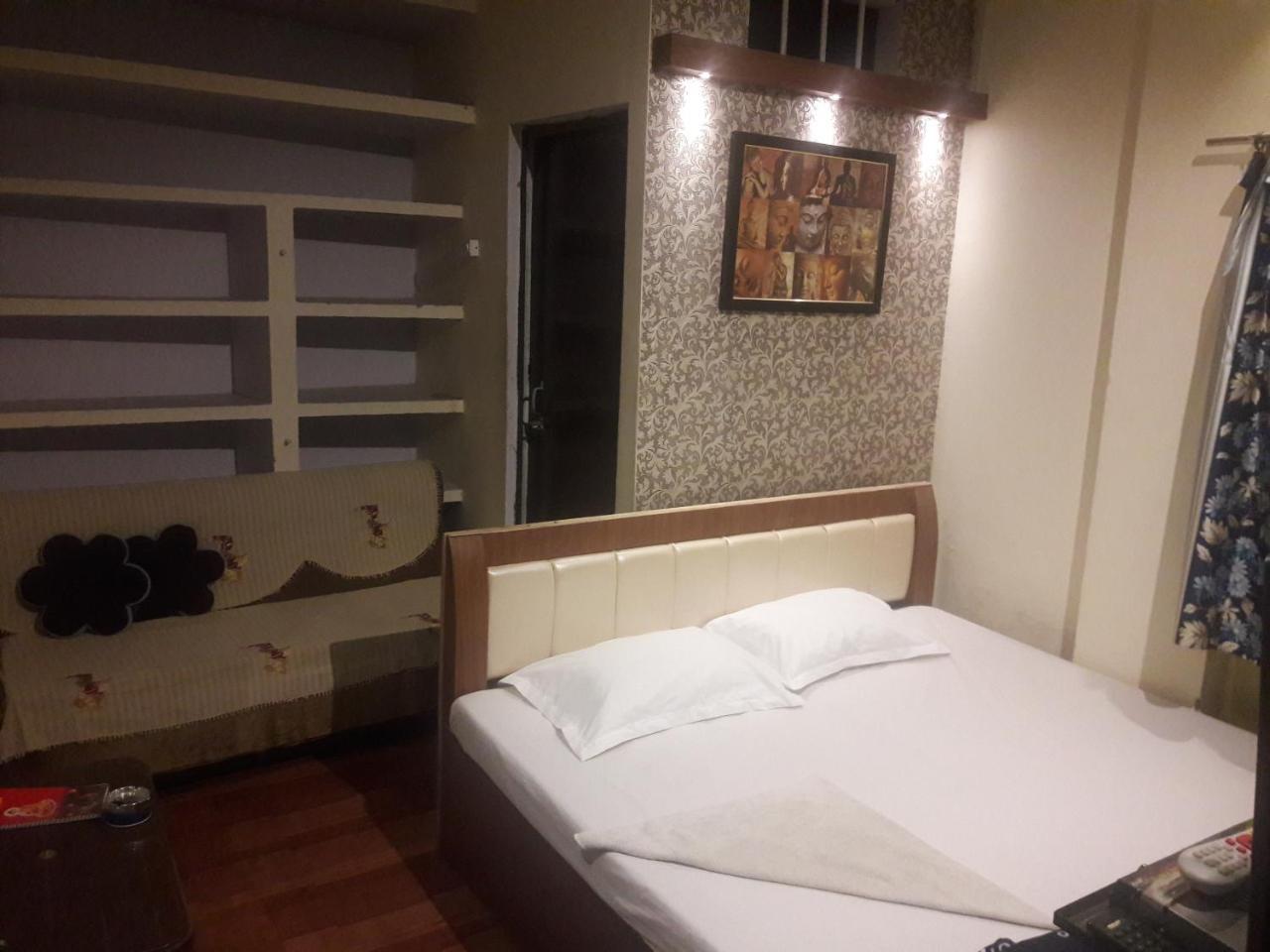 Buddha Guest House Варанасі Екстер'єр фото