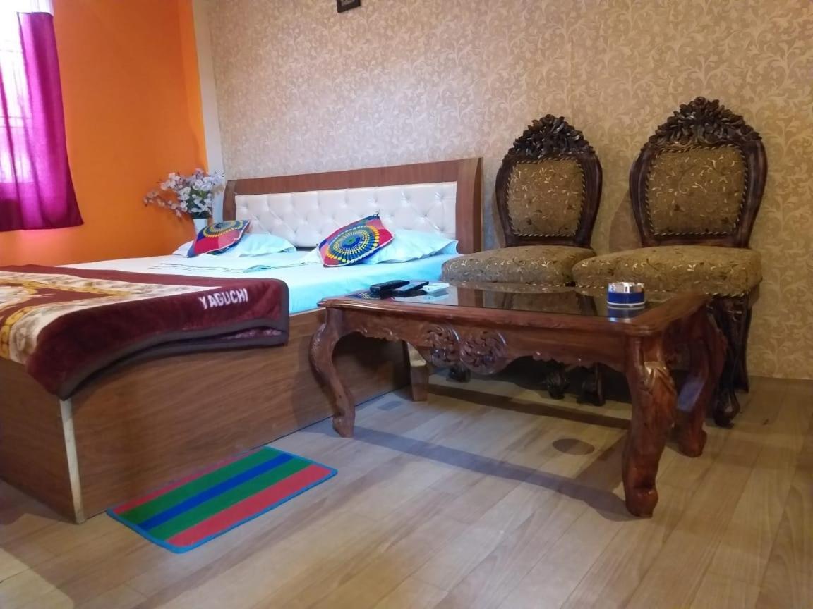 Buddha Guest House Варанасі Екстер'єр фото